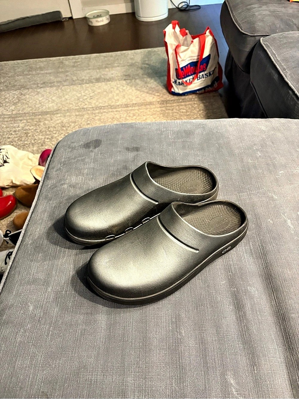 Oofos Gray Clogs EU 43